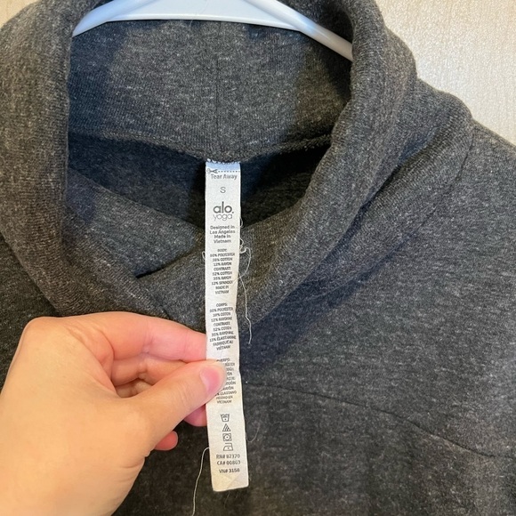 Womens Alo sweatshirt - Picture 3 of 3